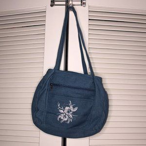 Unique blue, multi-pocket purse with extras!